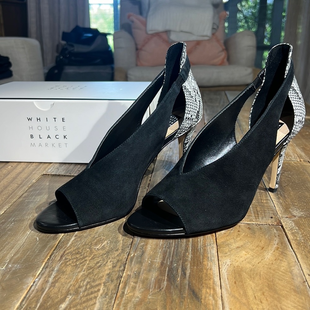 White House Black Market Hugh heel shoes Black Suede and Snake Skin NWT 8.5 size